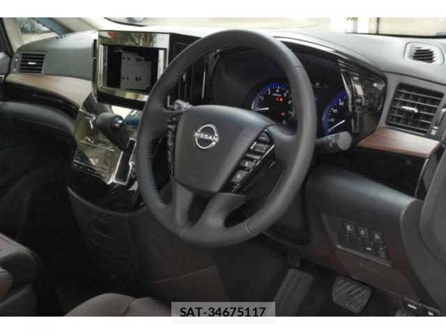 Nissan ELGRAND 2025-11 7796054-2