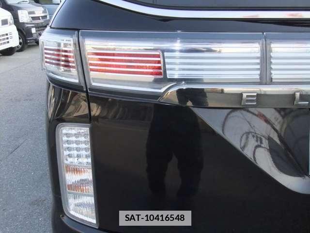 Nissan ELGRAND 2014-11 7796748-17