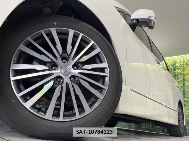 Nissan ELGRAND 2019-03 7797506-12