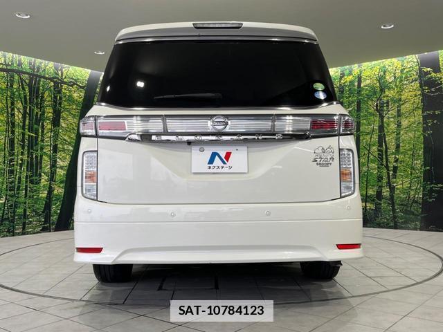 Nissan ELGRAND 2019-03 7797506-14