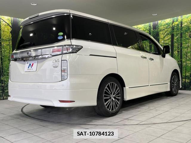 Nissan ELGRAND 2019-03 7797506-16