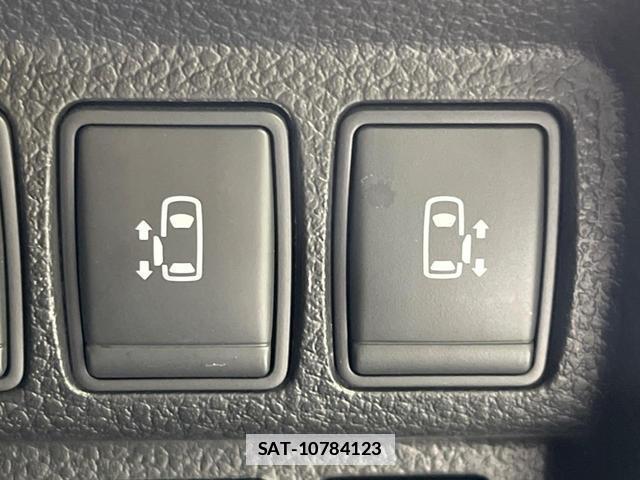 Nissan ELGRAND 2019-03 7797506-4