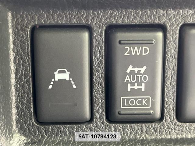 Nissan ELGRAND 2019-03 7797506-5