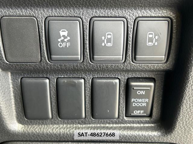 Nissan ELGRAND 2016-11 7797639-5