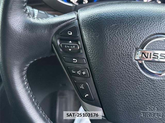 Nissan ELGRAND 2015-06 7797819-17