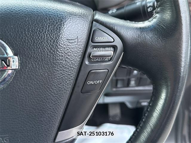 Nissan ELGRAND 2015-06 7797819-18