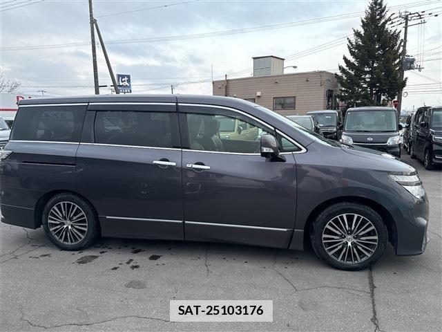 Nissan ELGRAND 2015-06 7797819-4