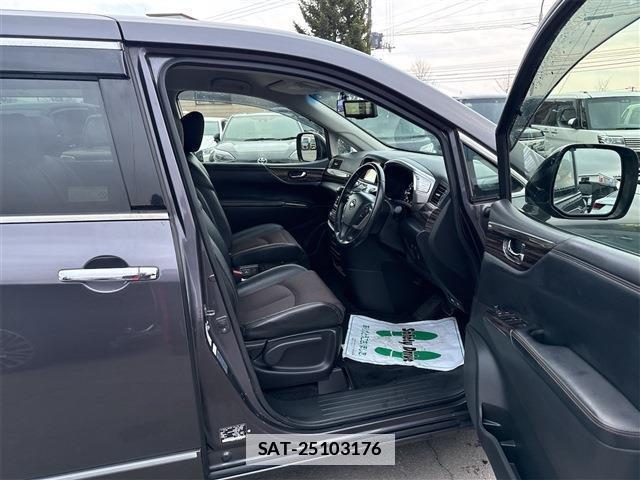 Nissan ELGRAND 2015-06 7797819-9
