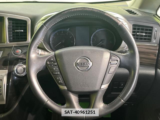 Nissan ELGRAND 2015-06 7798474-11
