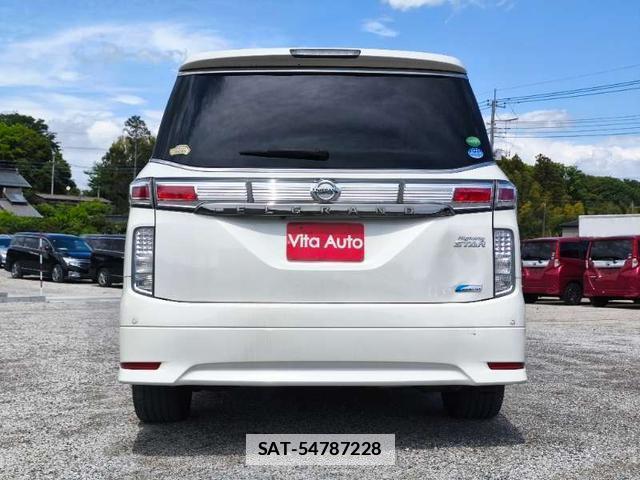 Nissan ELGRAND 2013-09 7798546-10