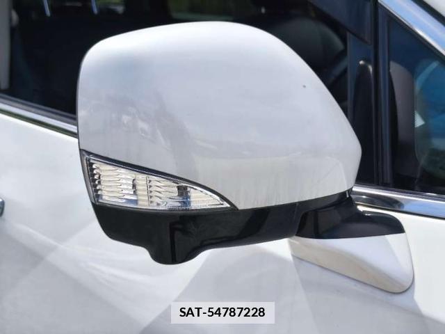 Nissan ELGRAND 2013-09 7798546-14