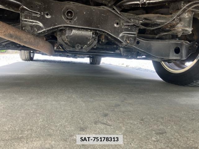 Nissan ELGRAND 2010-04 7799958-8