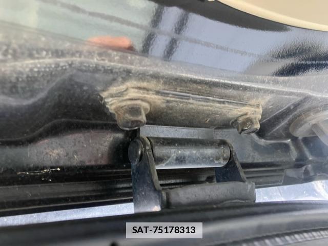 Nissan ELGRAND 2010-04 7799958-9
