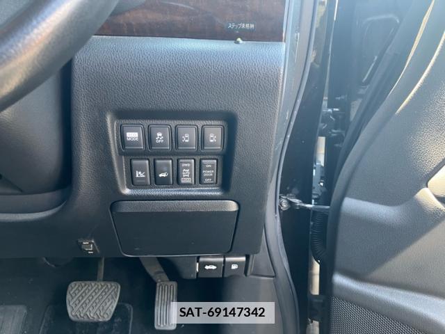 Nissan ELGRAND 2013-03 7800008-9