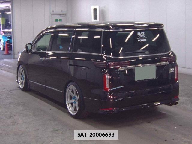 Nissan ELGRAND 2017-03 7801429-1