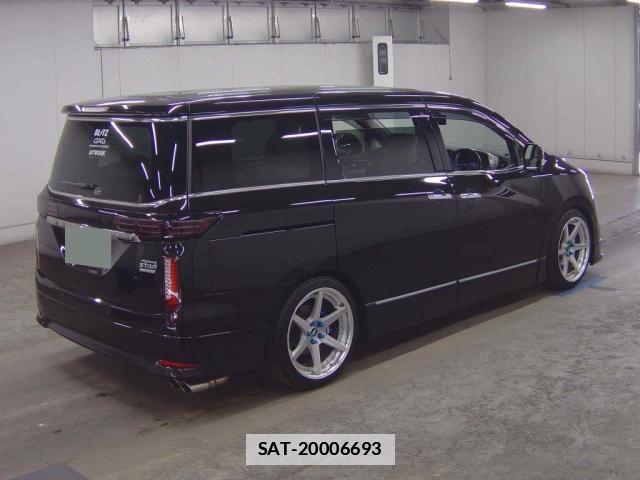 Nissan ELGRAND 2017-03 7801429-4