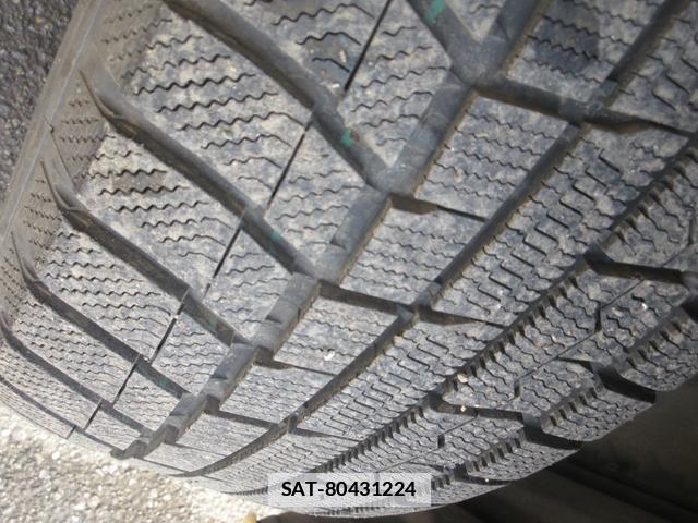 Nissan ELGRAND 2016-08 7802198-18