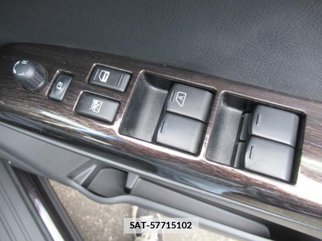 Nissan ELGRAND 2013-01 7802715-12