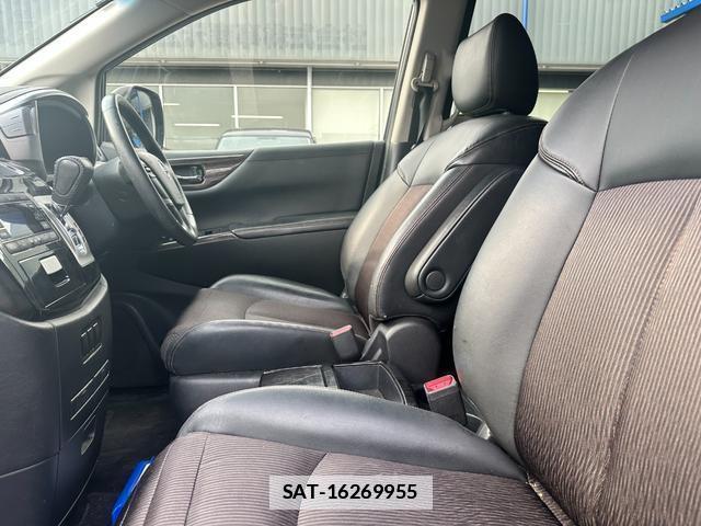 Nissan ELGRAND 2019-06 7803549-10