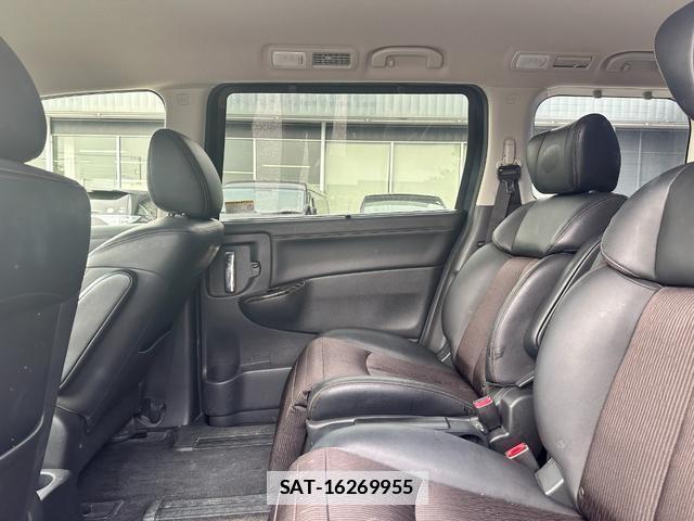Nissan ELGRAND 2019-06 7803549-12