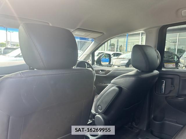 Nissan ELGRAND 2019-06 7803549-13