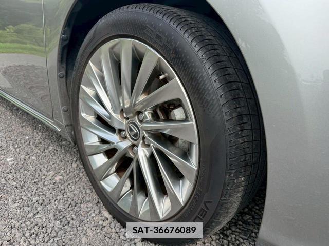 Lexus ES 2019-05 7794321-10
