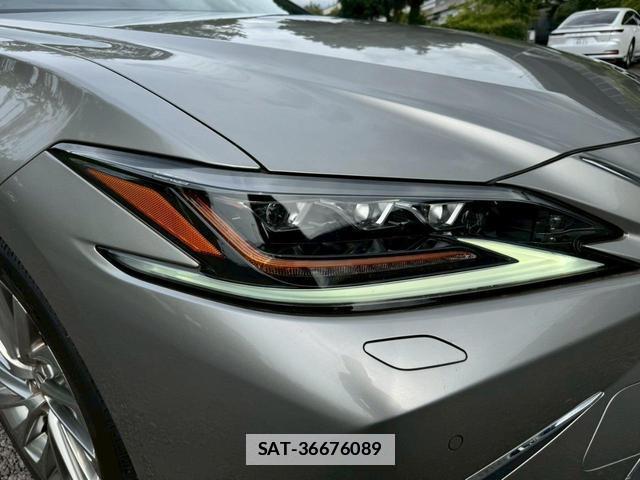 Lexus ES 2019-05 7794321-12