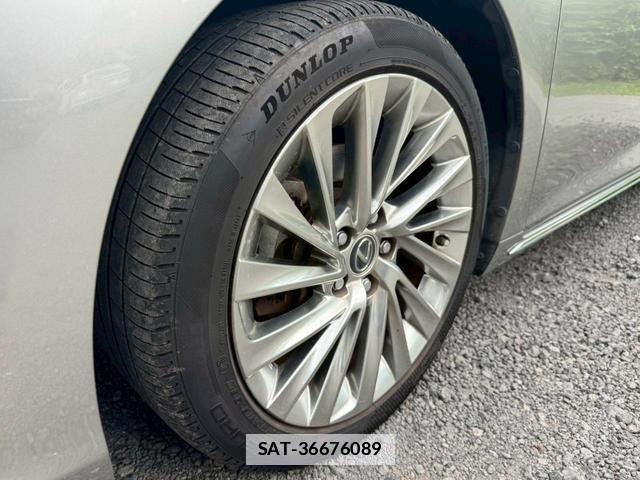 Lexus ES 2019-05 7794321-2