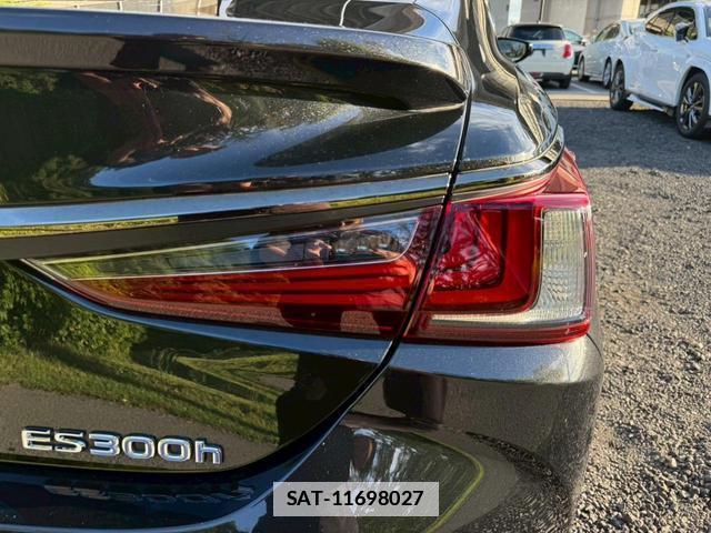 Lexus ES 2019-09 7794325-1