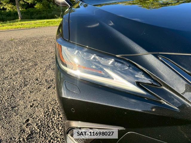 Lexus ES 2019-09 7794325-10