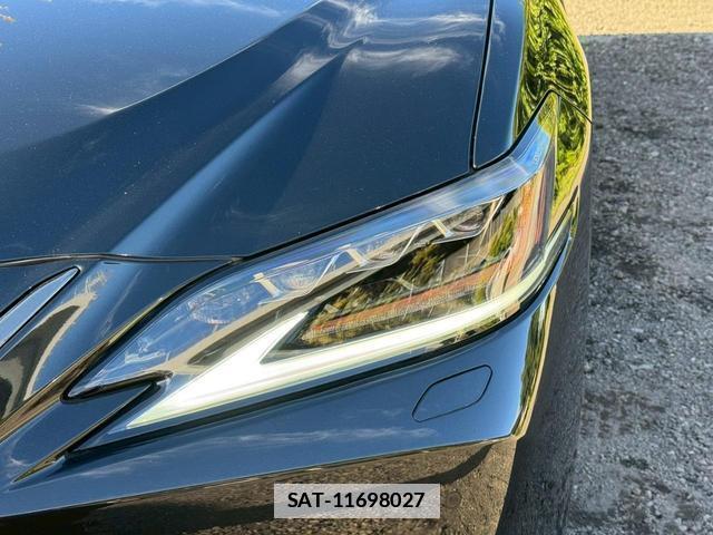 Lexus ES 2019-09 7794325-3