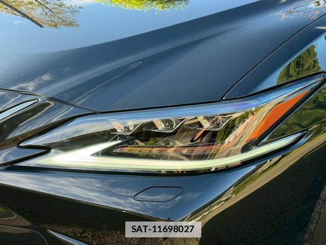 Lexus ES 2019-09 7794325-4