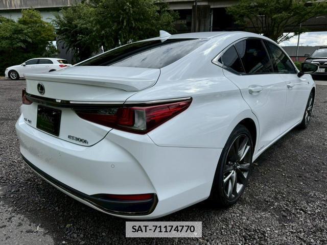 Lexus ES 2019-03 7794329-1