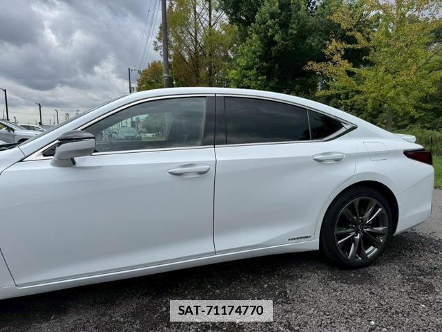 Lexus ES 2019-03 7794329-6