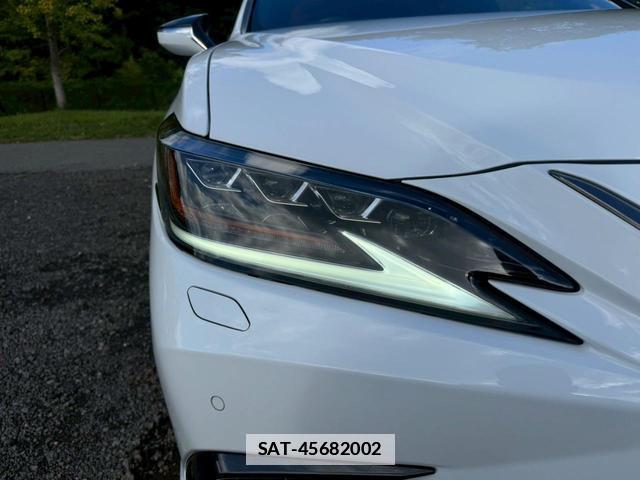 Lexus ES 2019-01 7794332-10