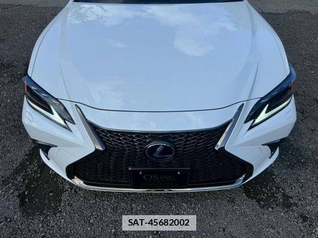 Lexus ES 2019-01 7794332-14