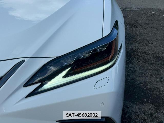 Lexus ES 2019-01 7794332-3