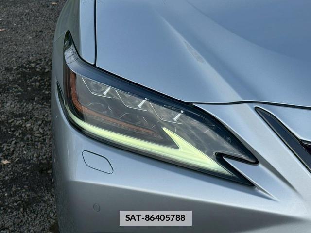 Lexus ES 2019-09 7794333-10