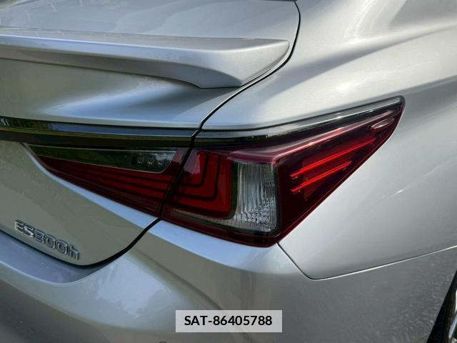 Lexus ES 2019-09 7794333-17