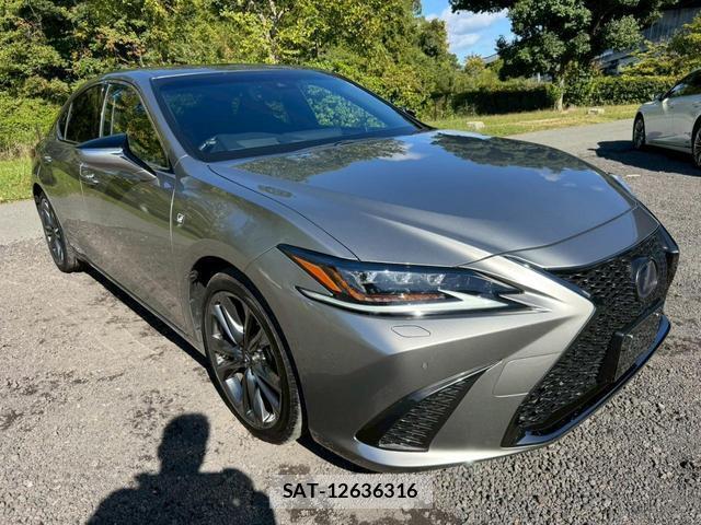 Lexus ES 2018-10 7794335-12