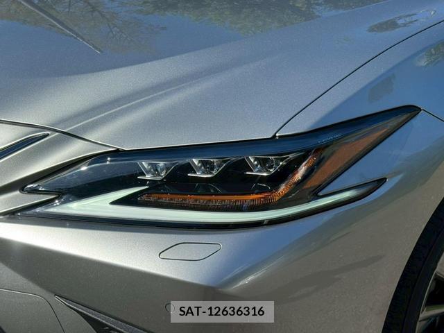 Lexus ES 2018-10 7794335-4