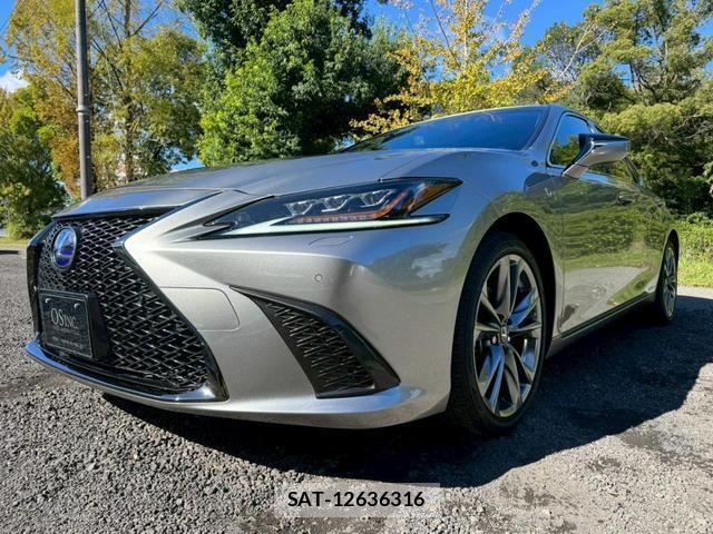 Lexus ES 2018-10 7794335-6