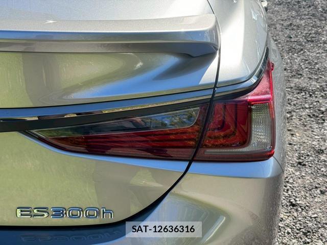 Lexus ES 2018-10 7794335-7