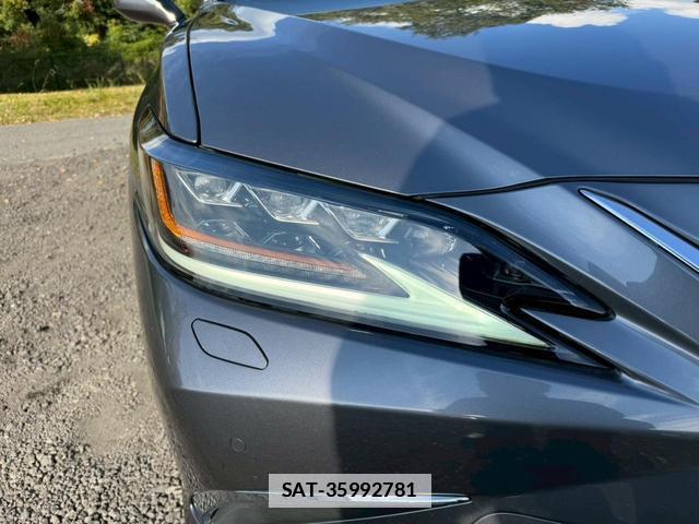 Lexus ES 2019-10 7794342-10