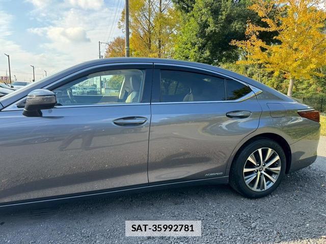 Lexus ES 2019-10 7794342-11