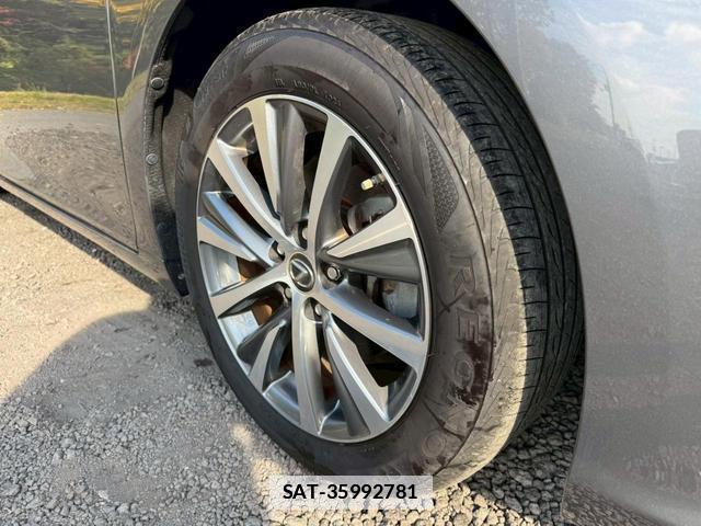 Lexus ES 2019-10 7794342-12