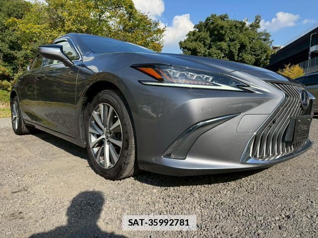Lexus ES 2019-10 7794342-13