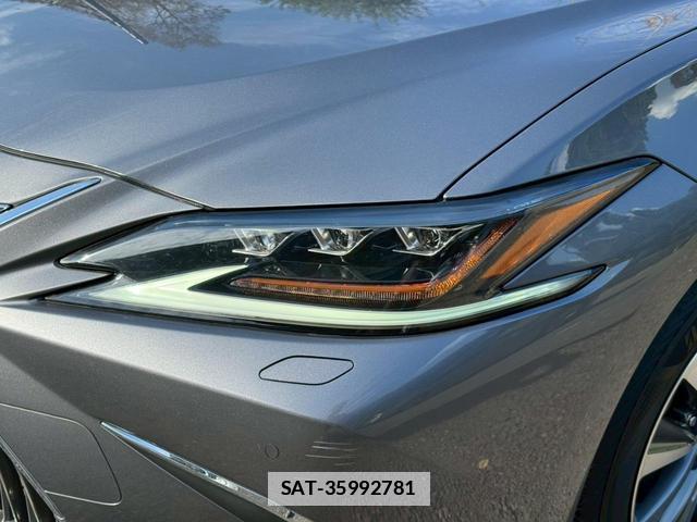Lexus ES 2019-10 7794342-4
