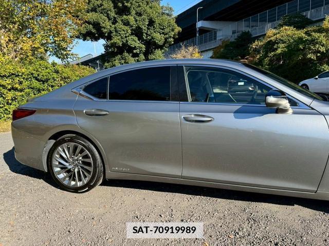 Lexus ES 2019-01 7794345-1