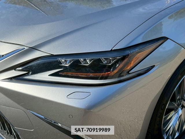 Lexus ES 2019-01 7794345-4